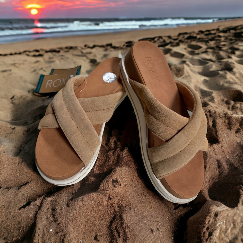 Roxy! Brand New! Tags on! Size 7!